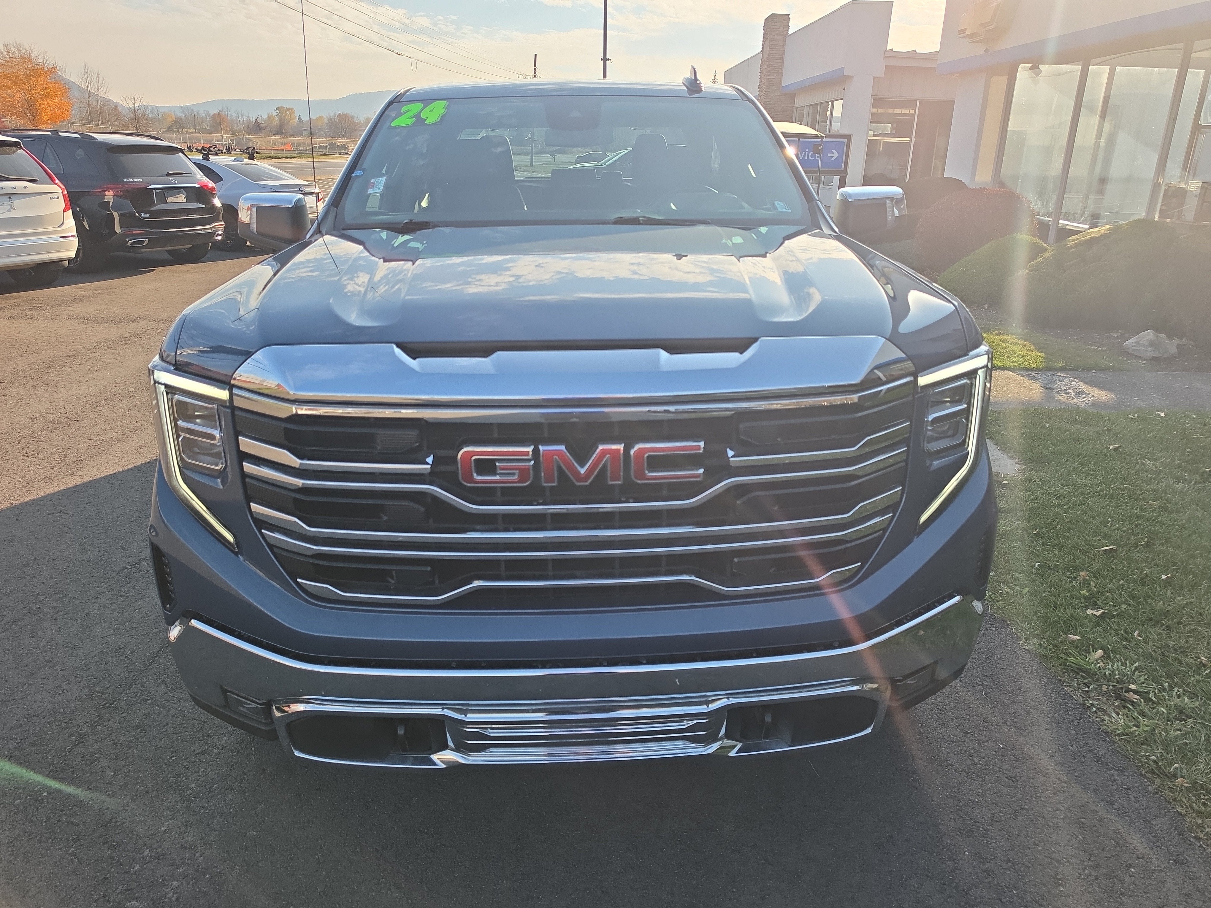 2024 GMC Sierra 1500 SLT