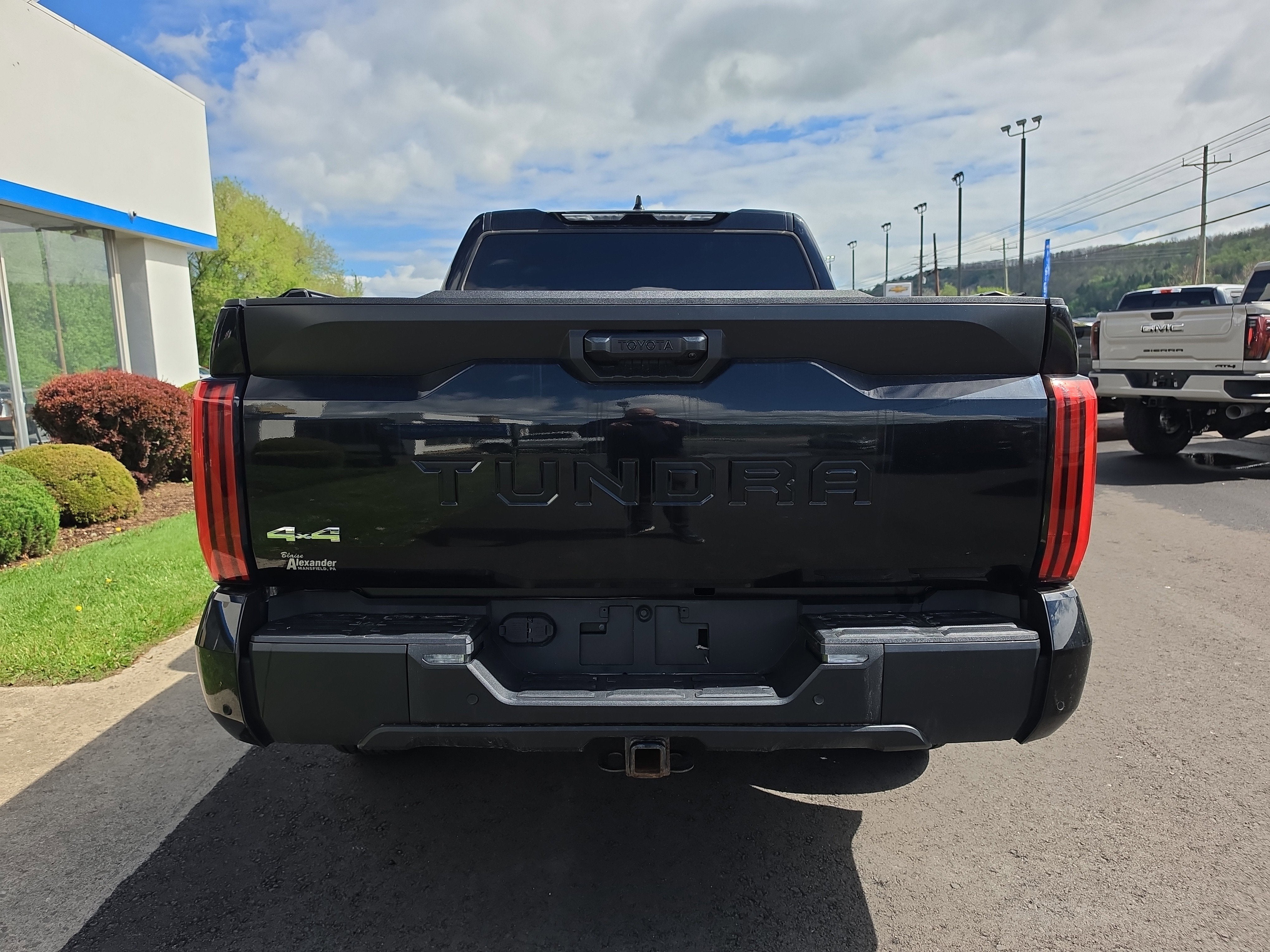 2023 Toyota Tundra 4WD SR5