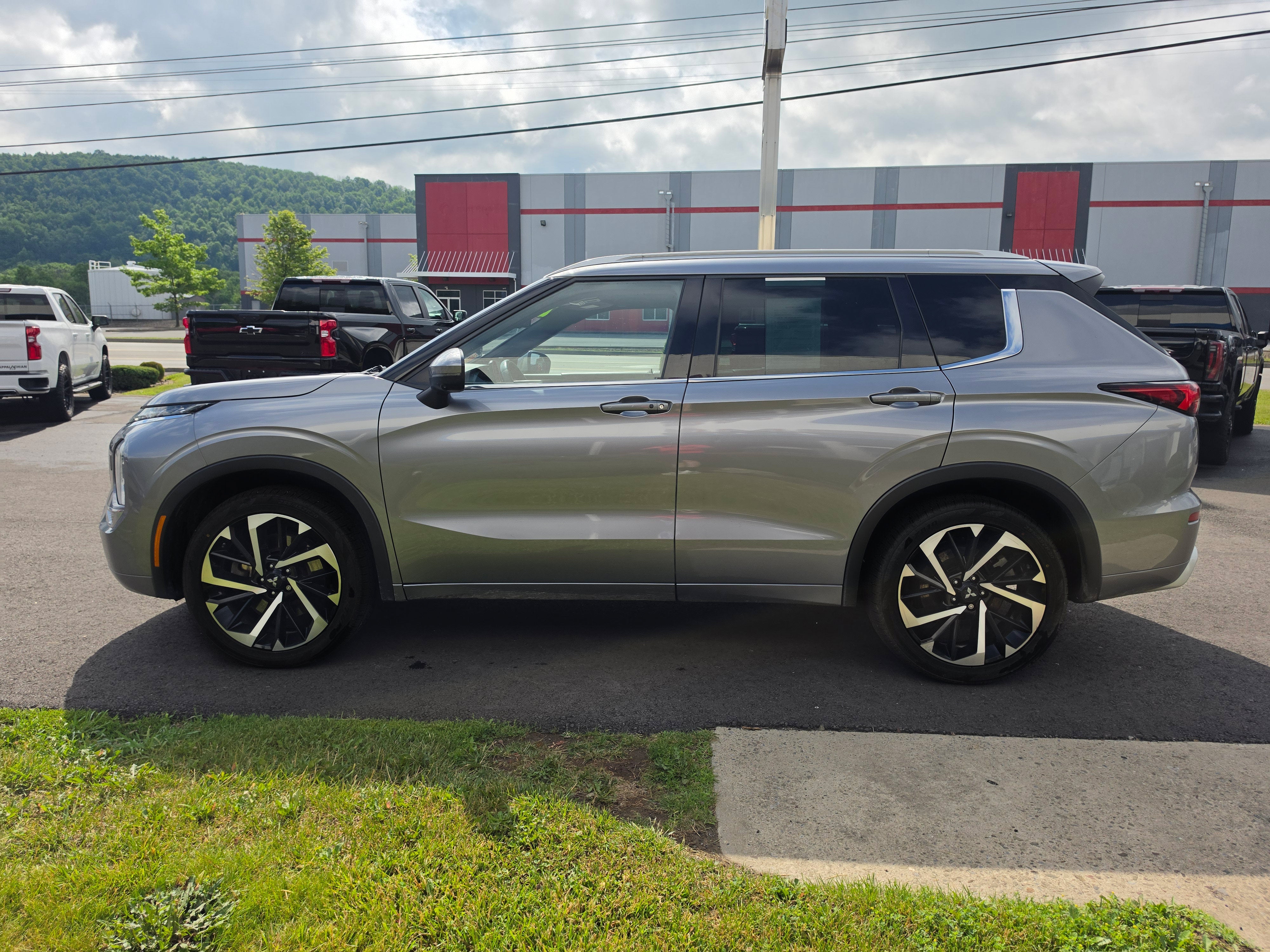 2022 Mitsubishi Outlander SEL