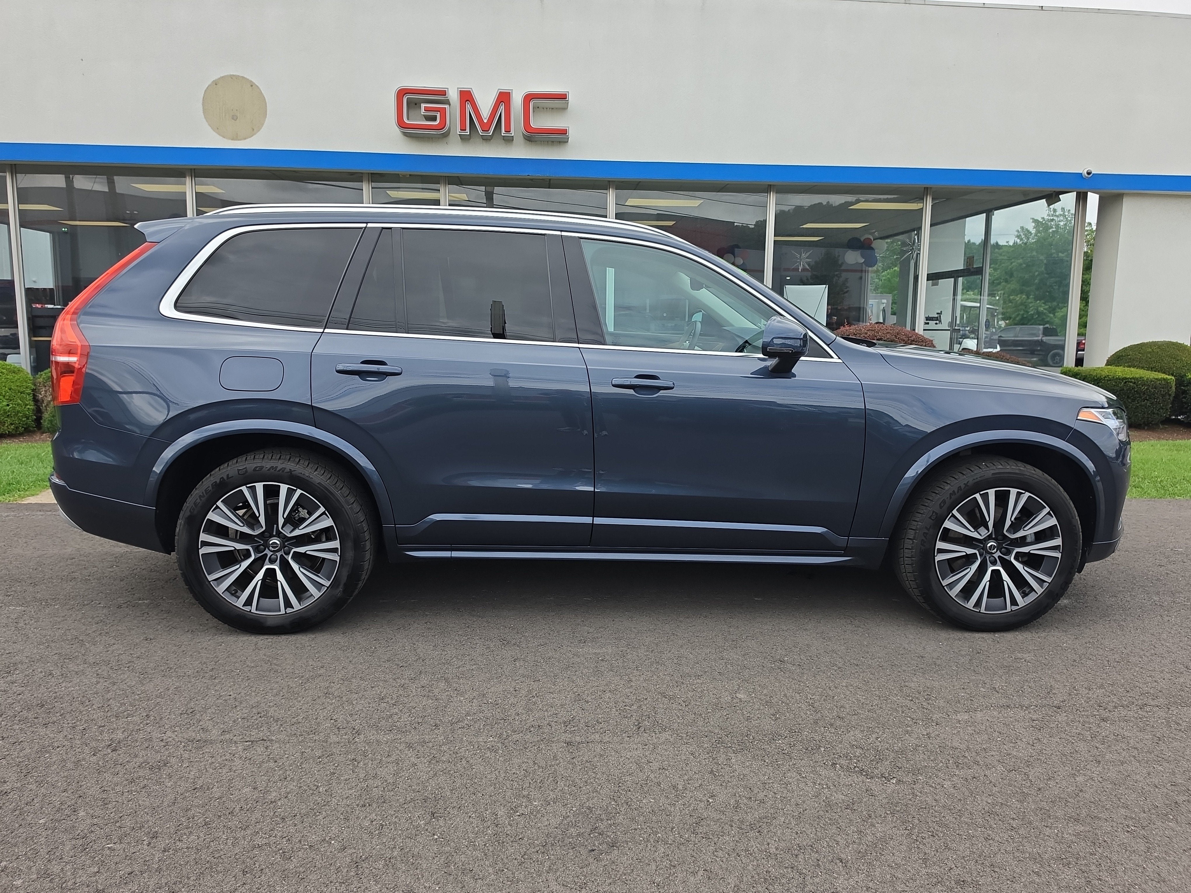 2022 Volvo XC90 Momentum