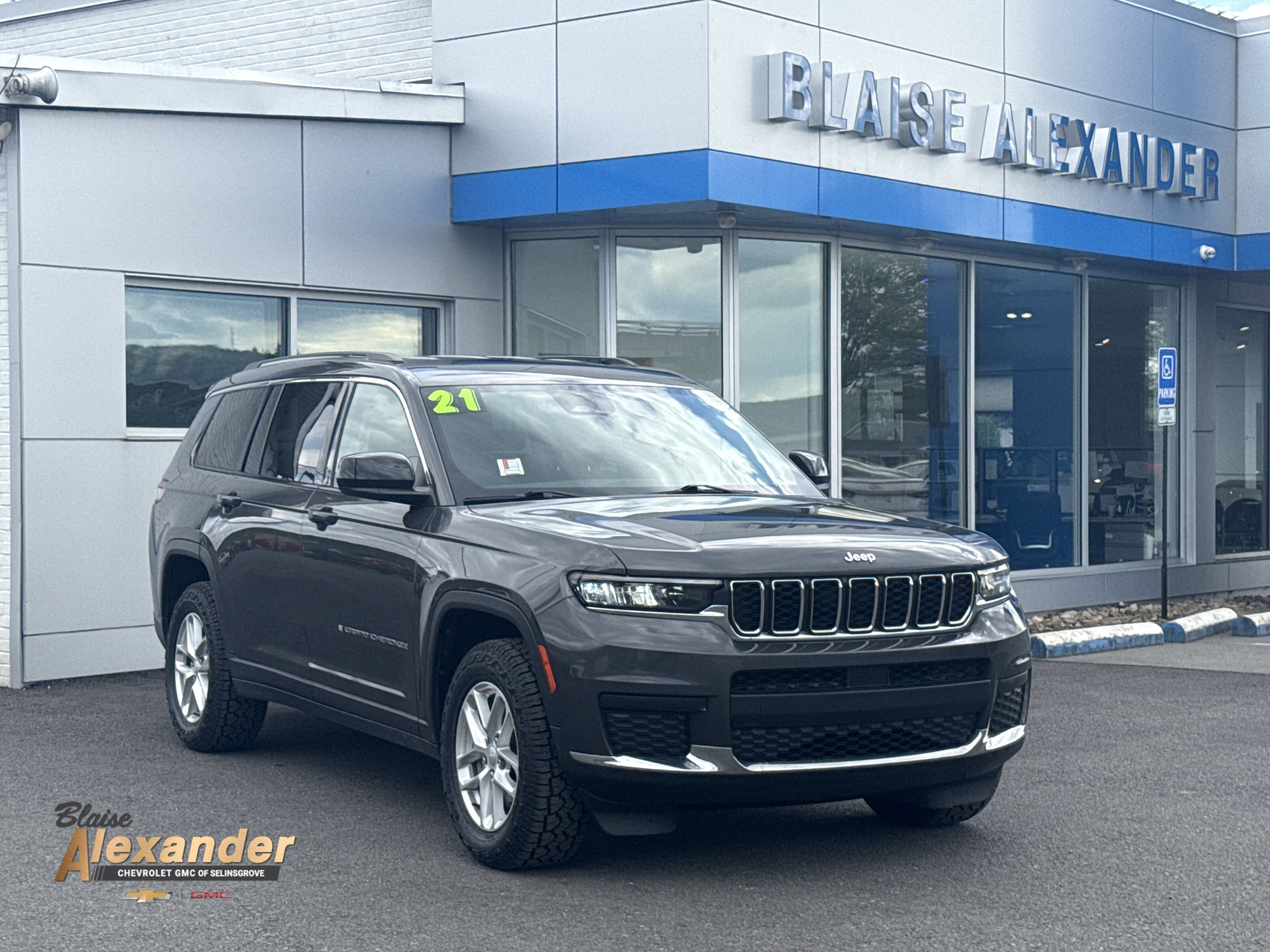 2021 Jeep Grand Cherokee L Laredo's photo
