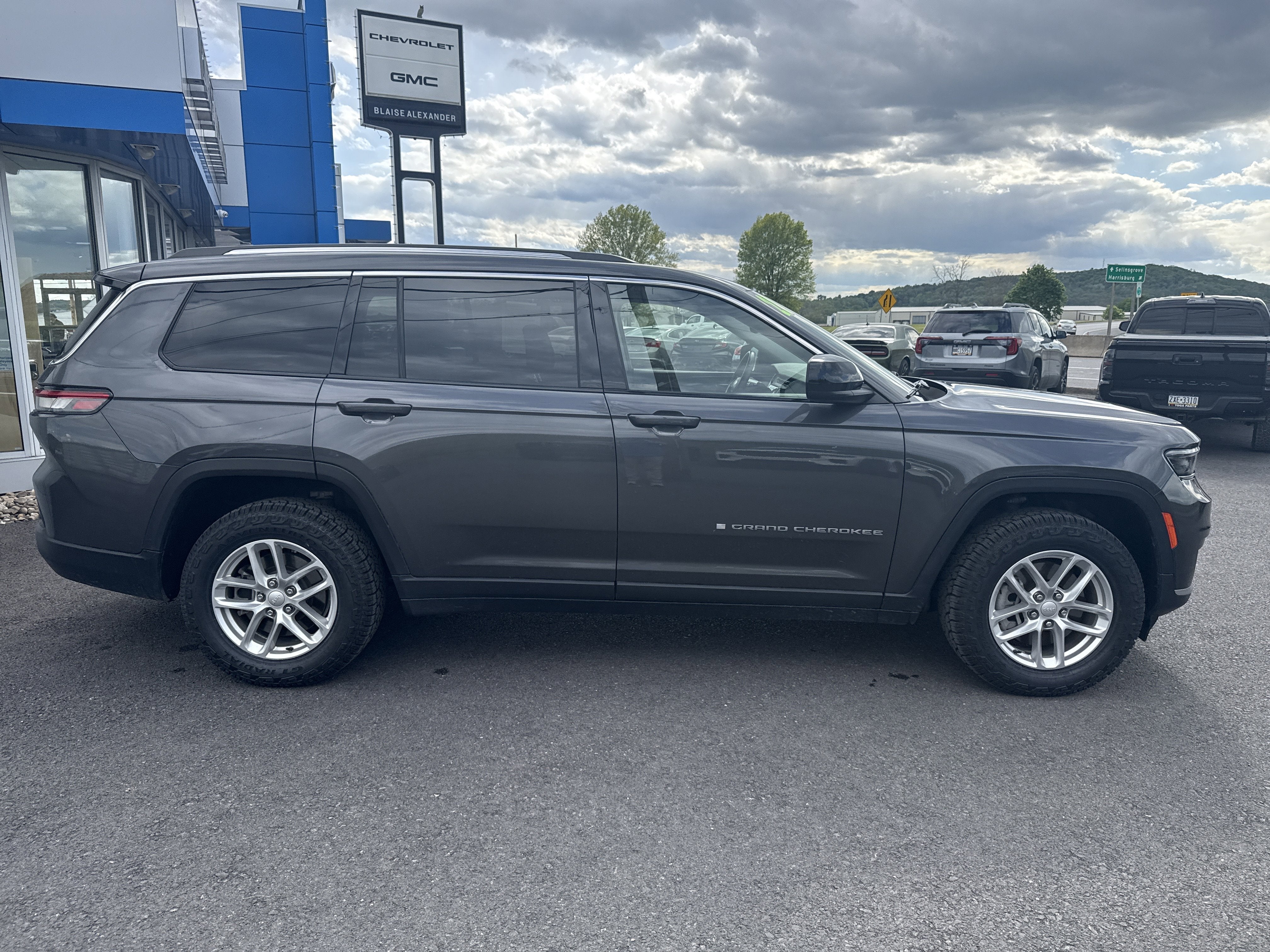 2021 Jeep Grand Cherokee L Laredo