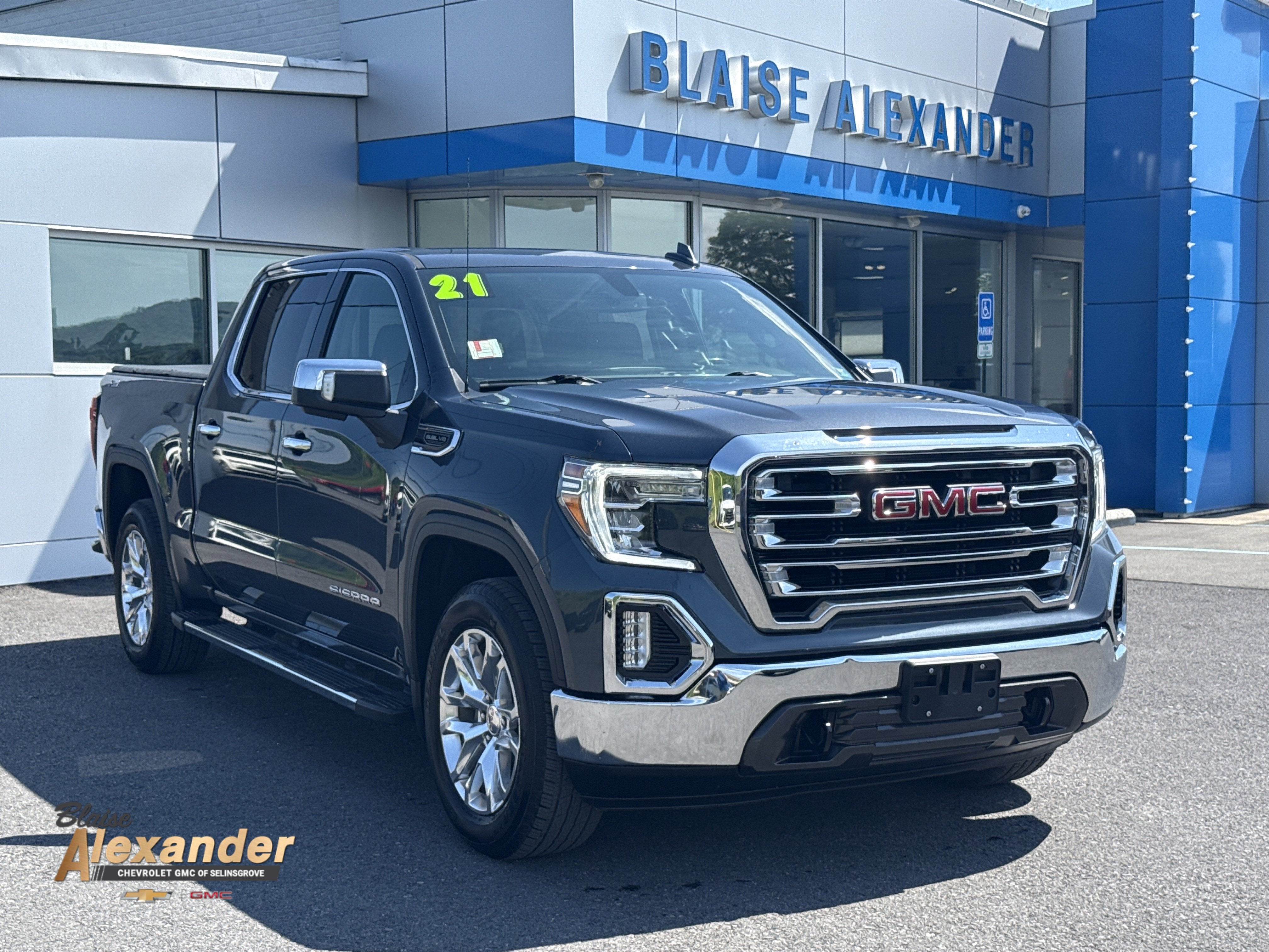 2021 GMC Sierra 4WD Crew Cab Short Box SLT's photo
