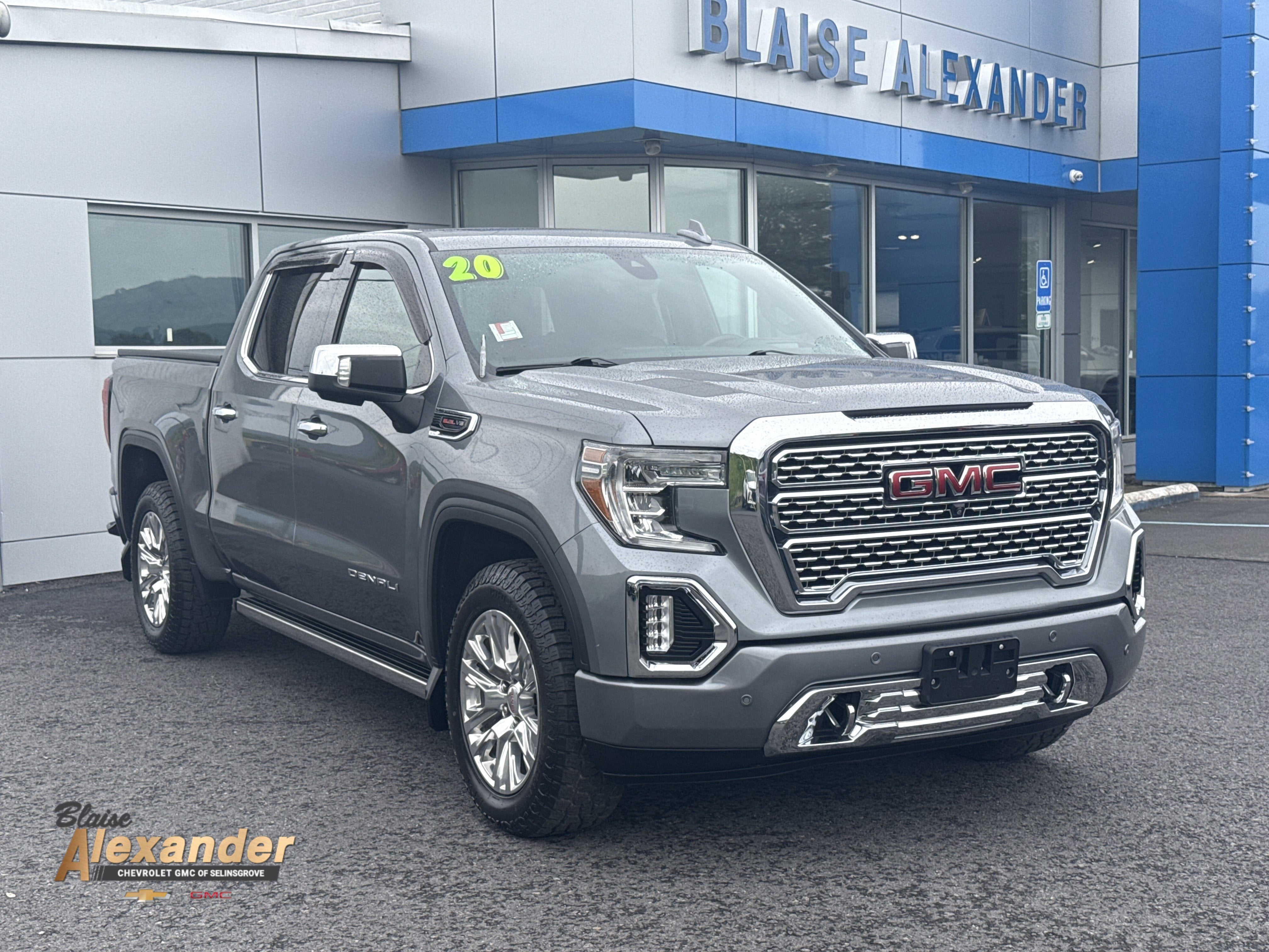 2020 GMC Sierra 4WD Crew Cab Short Box Denali's photo