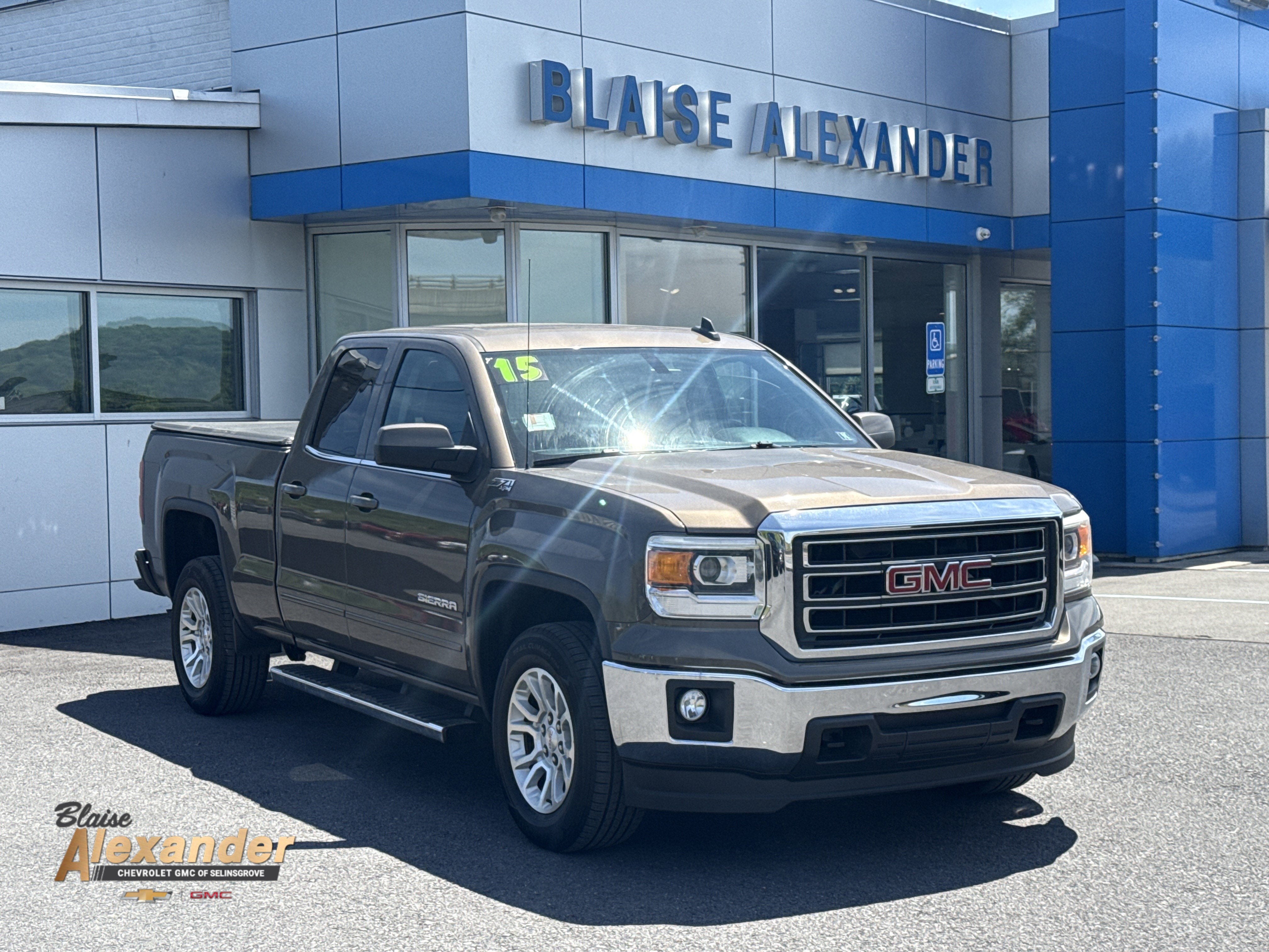 2015 GMC Sierra 4WD Double Cab SLE SWB's photo