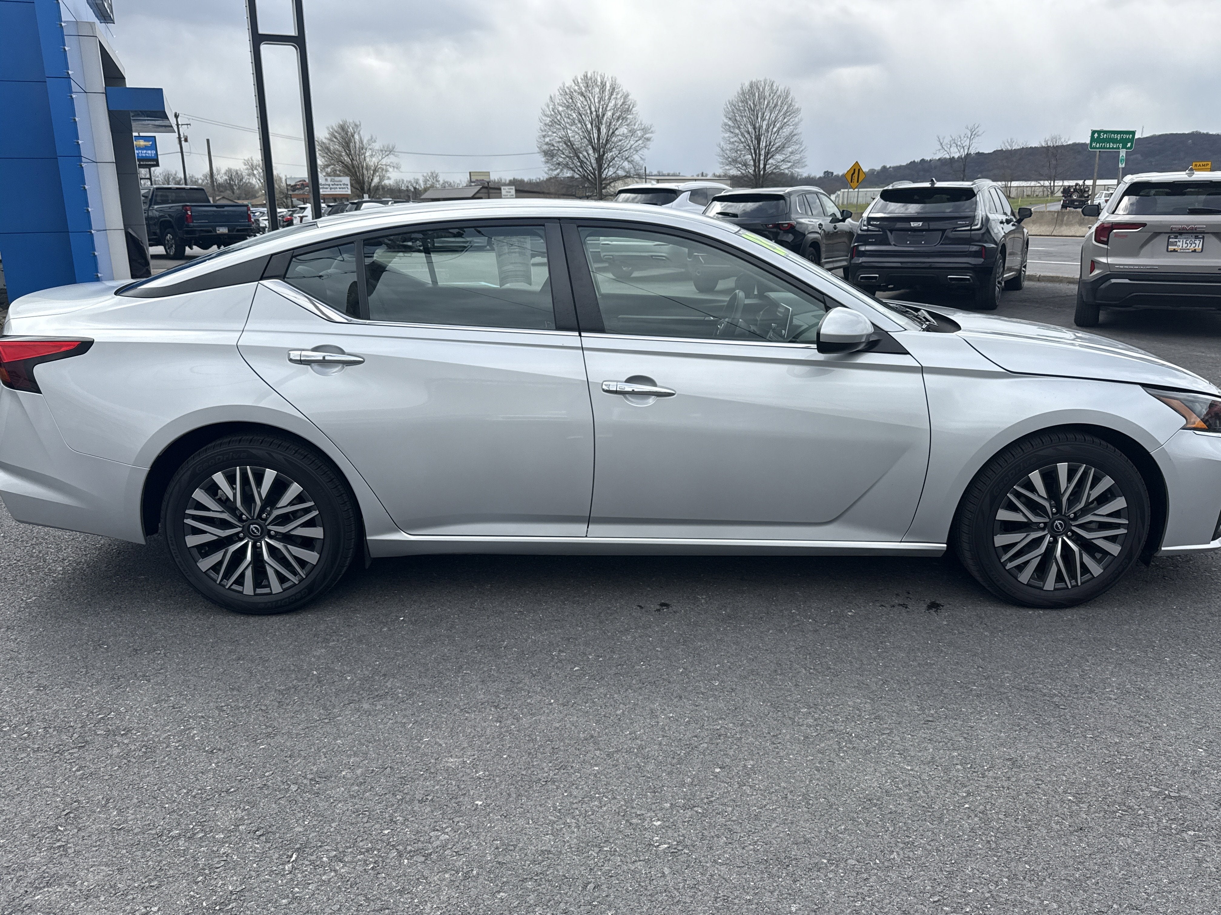 2023 Nissan Altima 2.5 SV