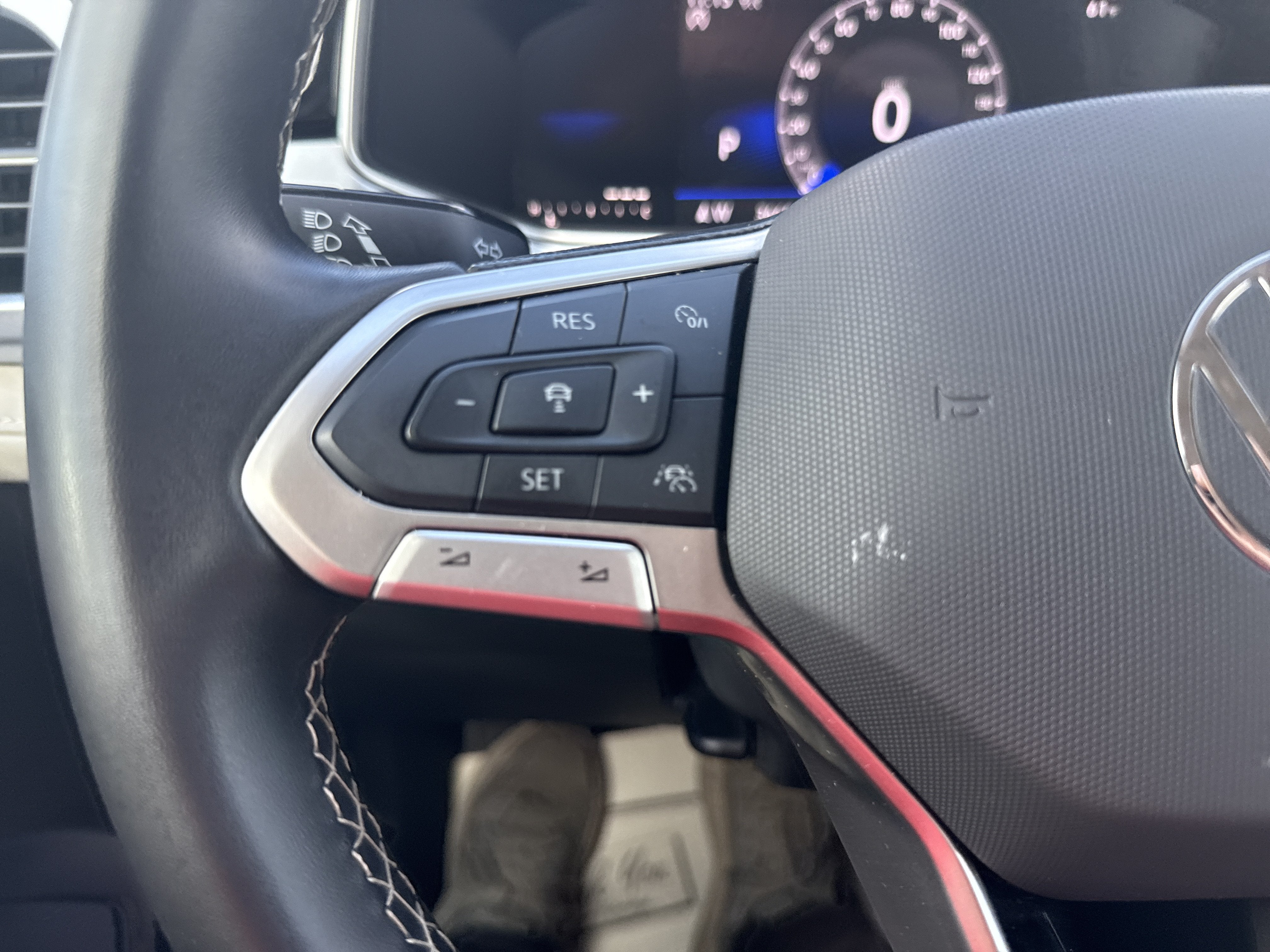 2025 Volkswagen Taos SE