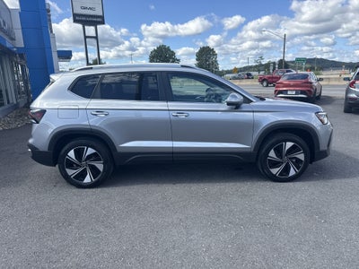 2025 Volkswagen Taos SE