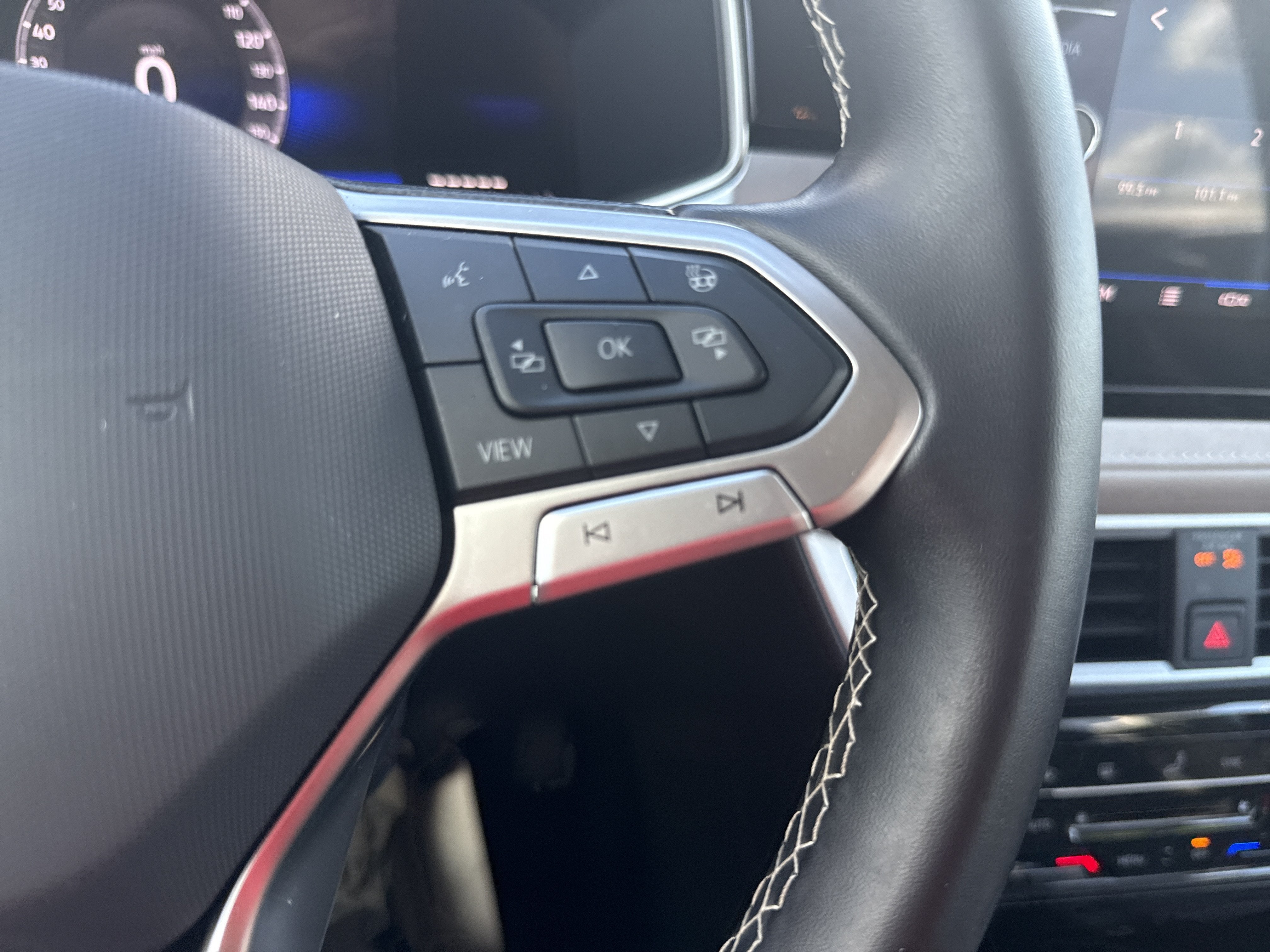 2025 Volkswagen Taos SE