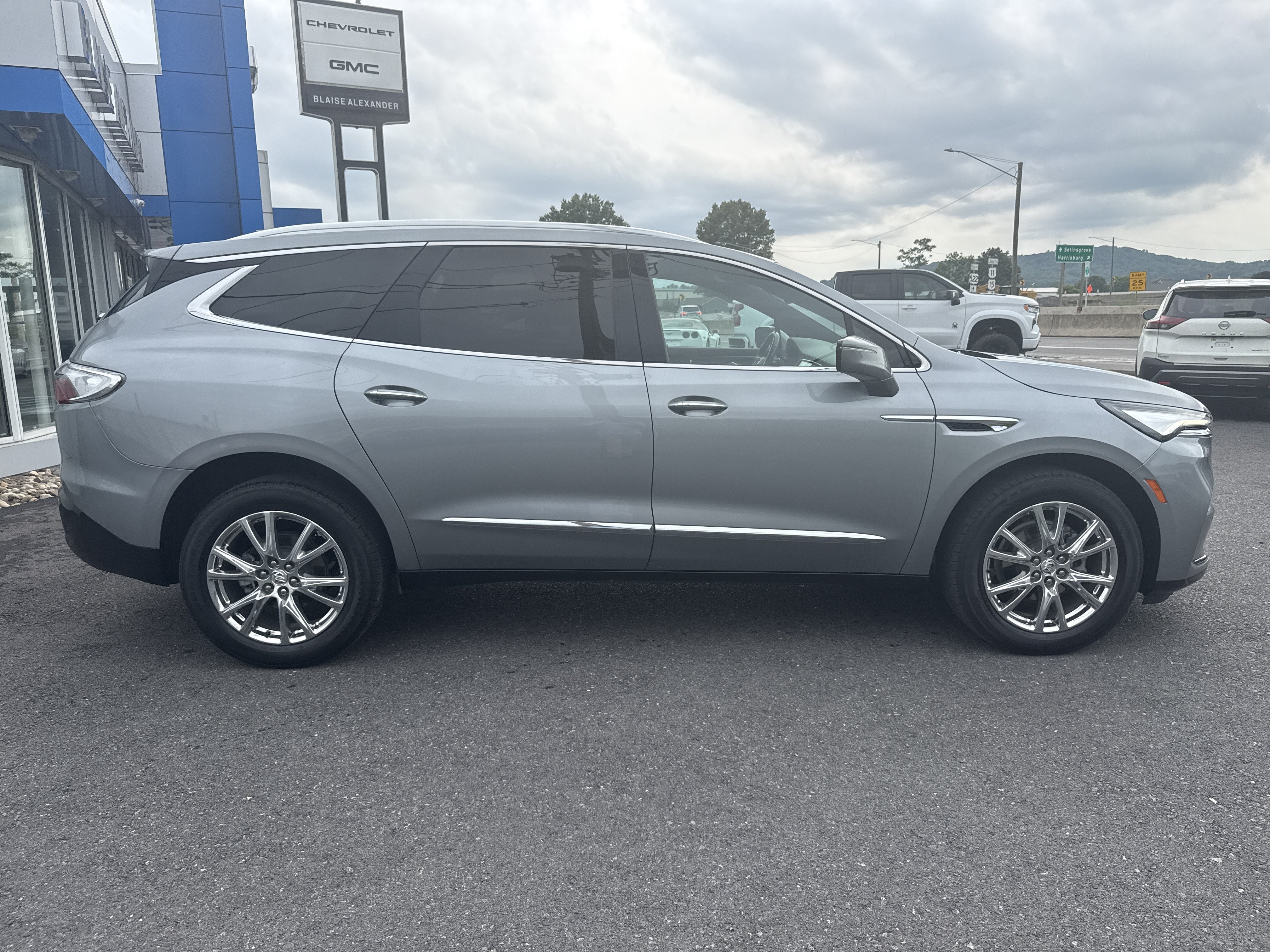 2024 Buick Enclave Essence