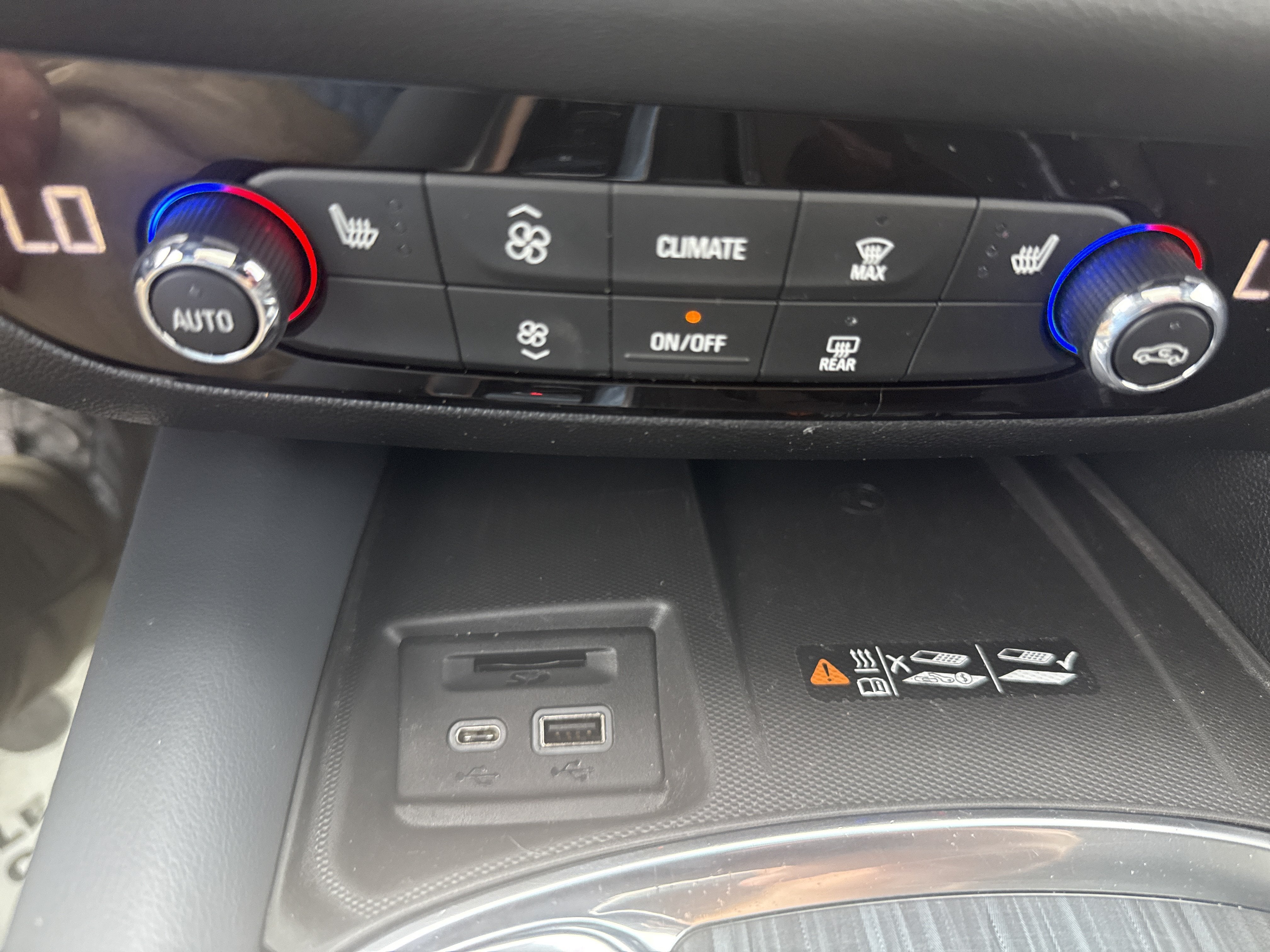 2024 Buick Enclave Essence