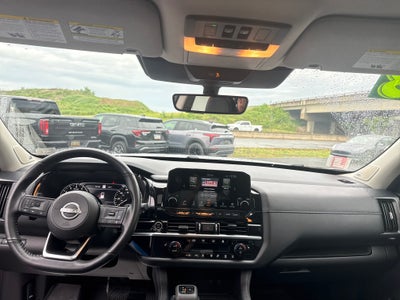 2023 Nissan Pathfinder SL