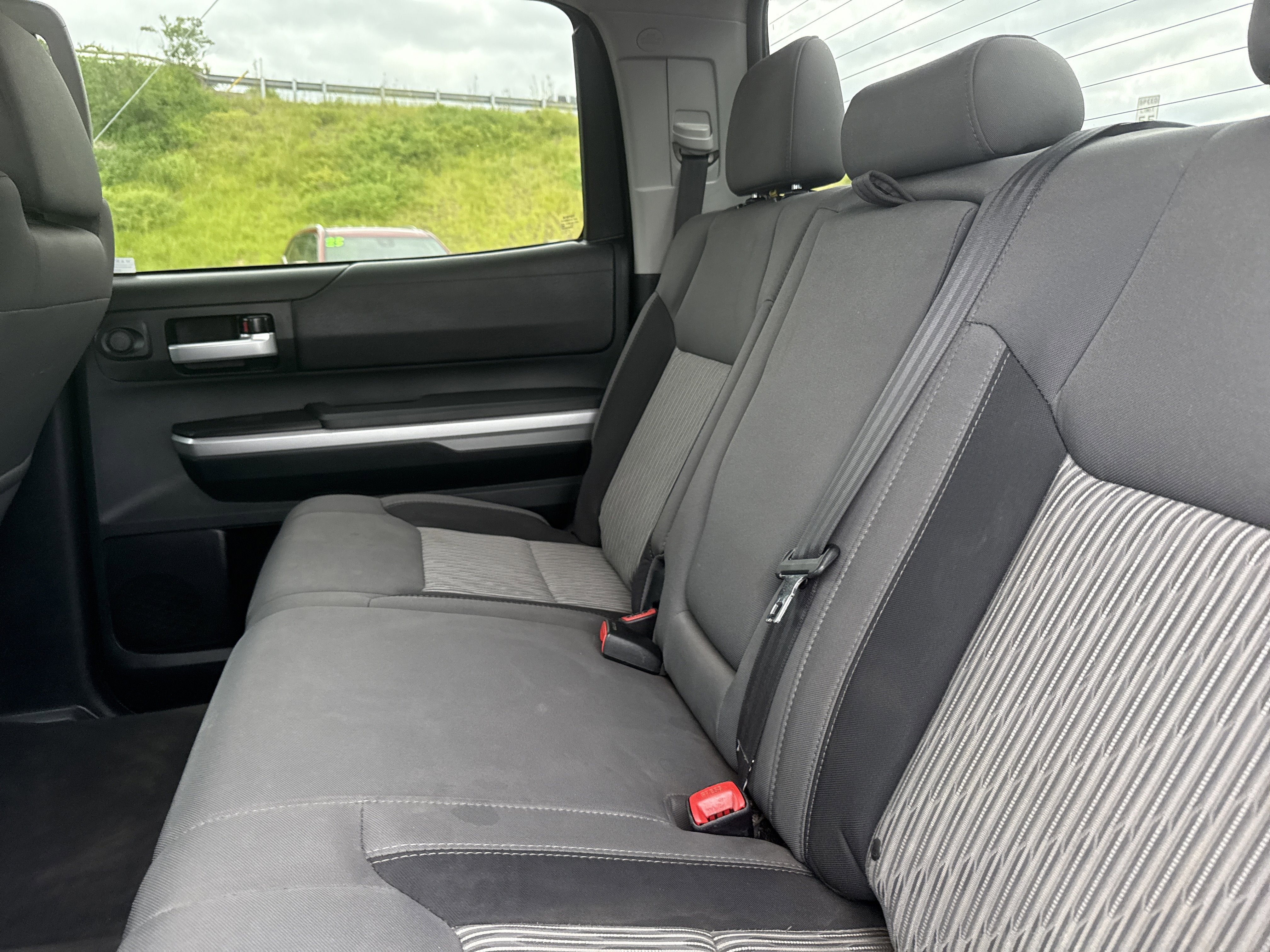 2016 Toyota Tundra 4WD Truck SR5