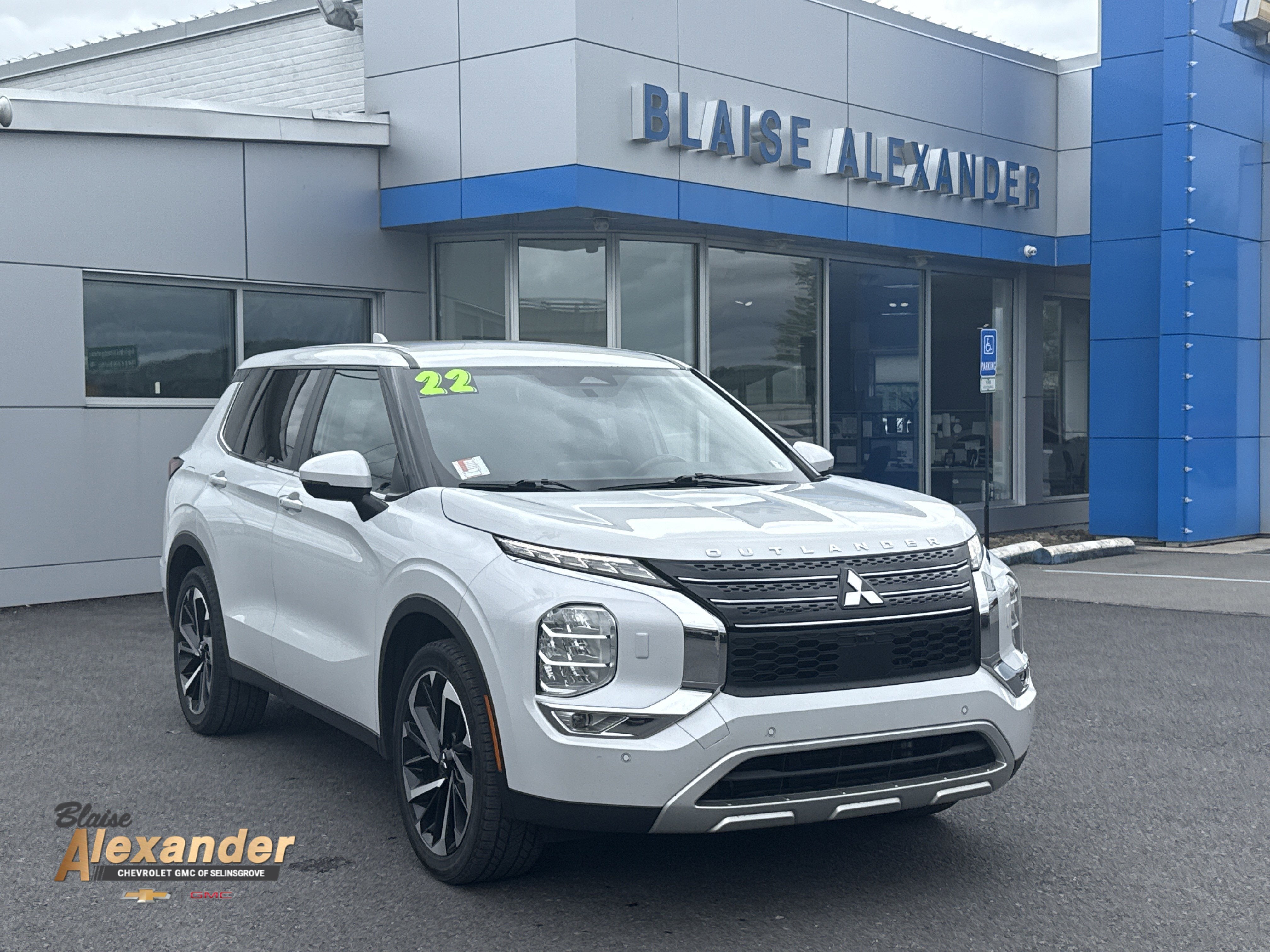 2022 Mitsubishi Outlander SE S-AWC's photo
