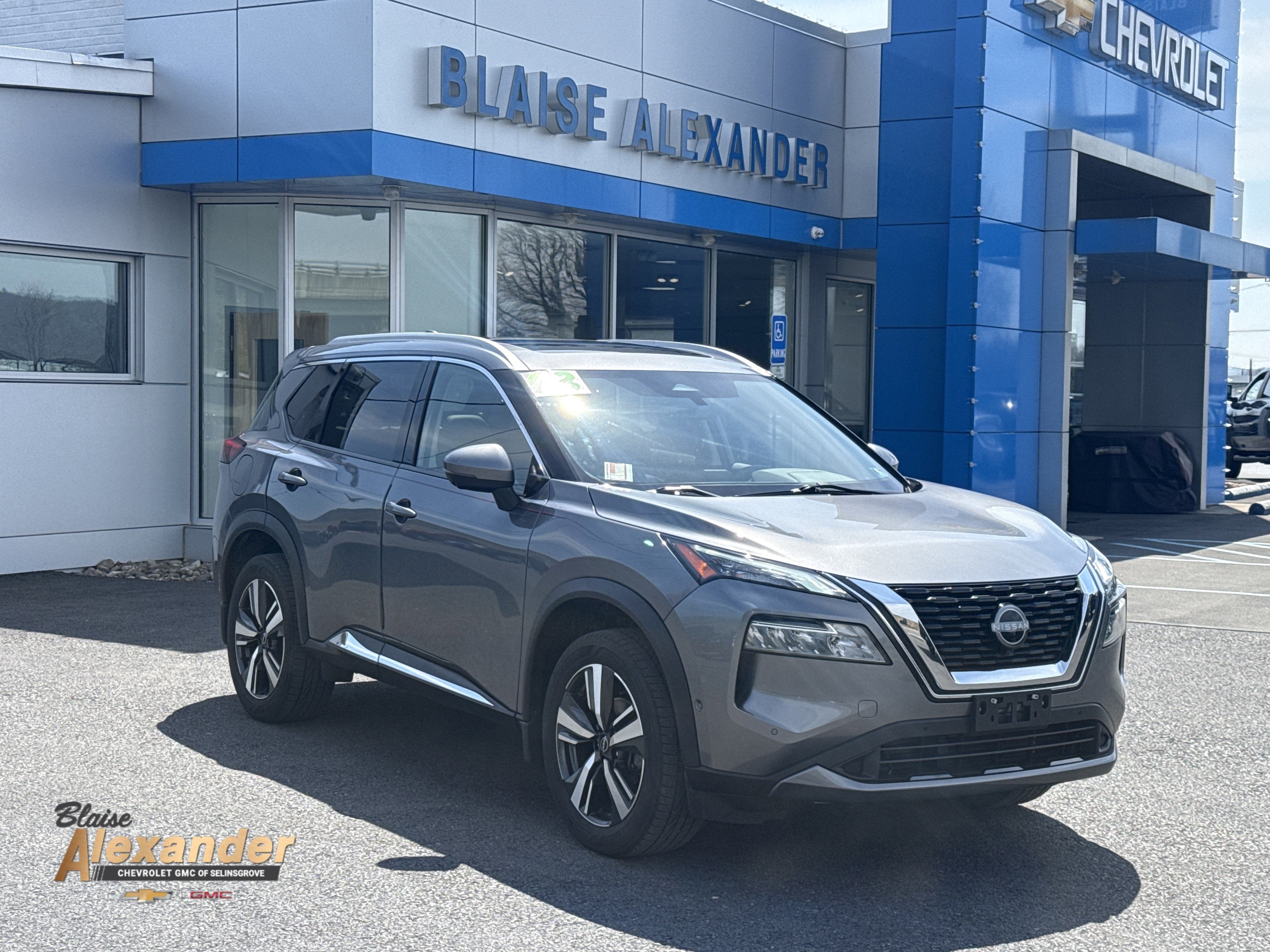 2023 Nissan Rogue SL