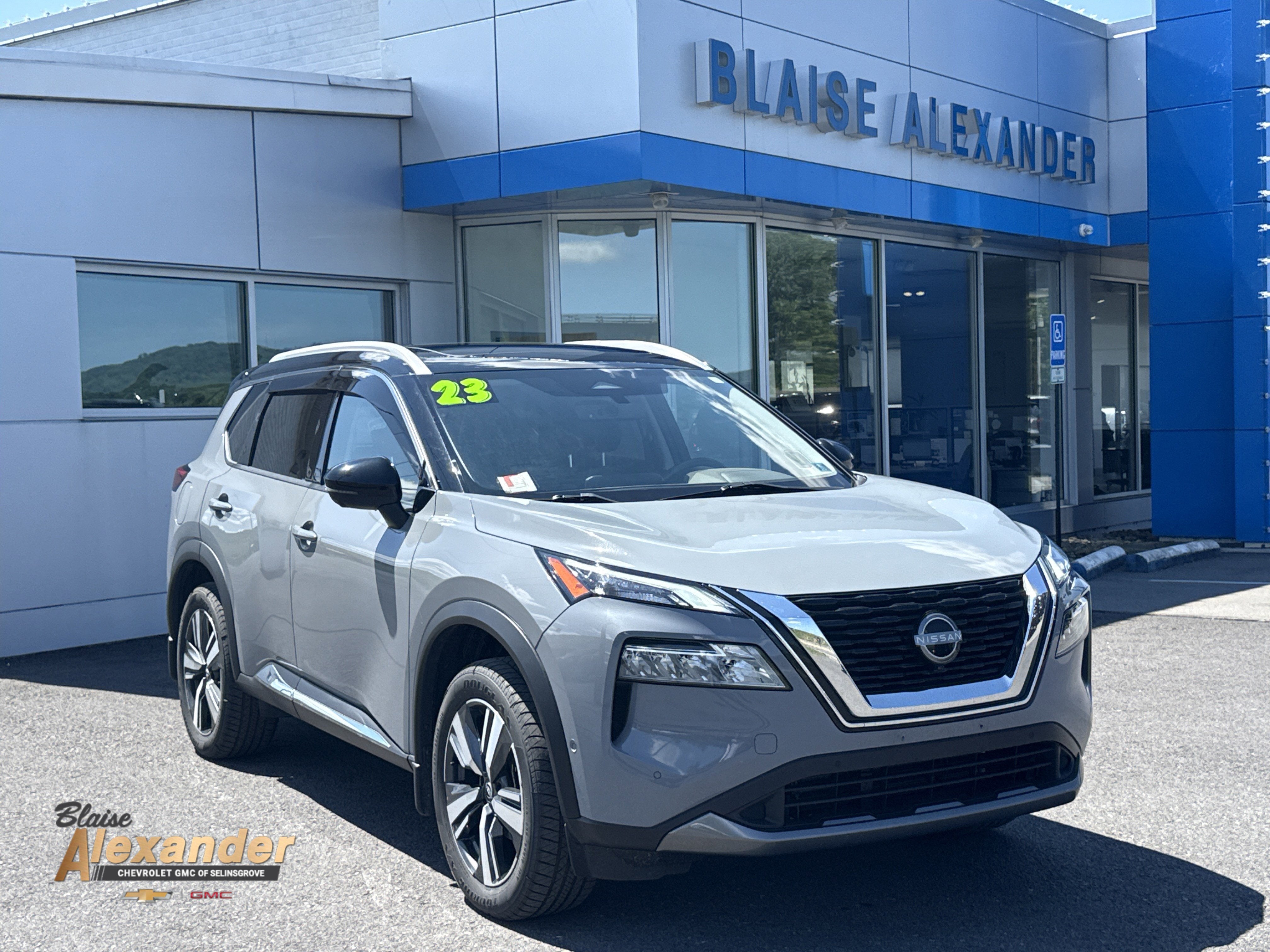 2023 Nissan Rogue SL AWD's photo
