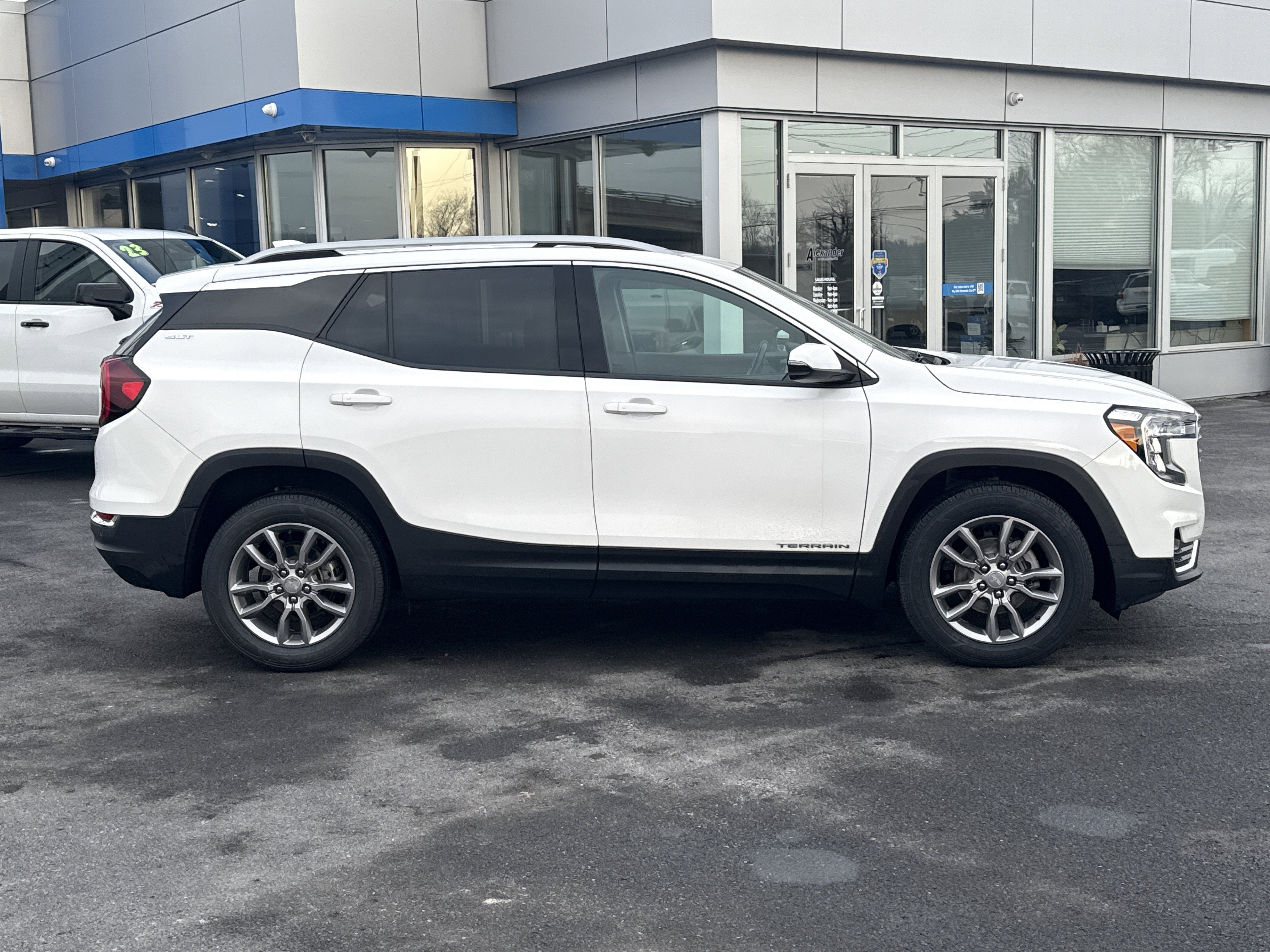 Used 2022 GMC Terrain SLT with VIN 3GKALVEV4NL224027 for sale in Muncy, PA